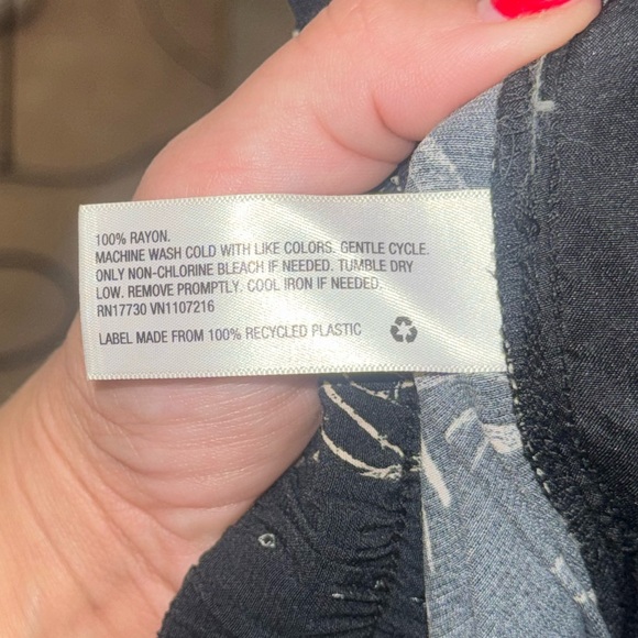 A New Day Flowy Pants - Picture 3 of 8